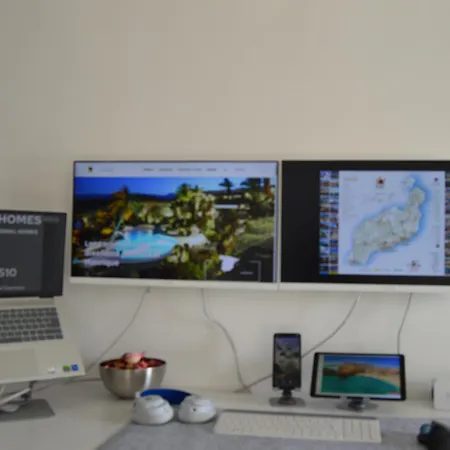 Lava Nomad * Puerto del Carmen (Lanzarote)