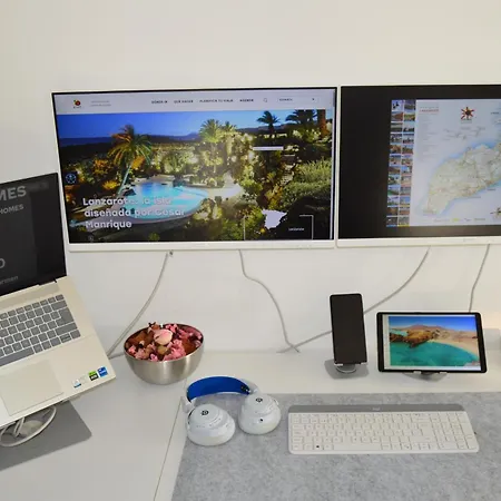 Lava Nomad Puerto del Carmen (Lanzarote)